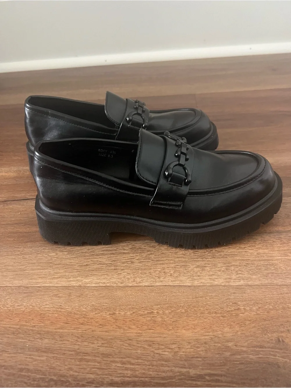 Mudd Black Chunky Chain Loafers